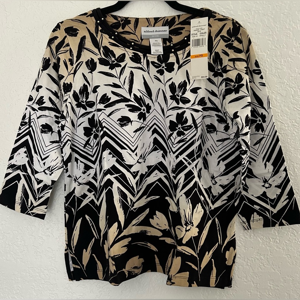 205. Alfred Dunner Travel Light
3/4 Sleeve Crew Neck Floral
T-Shirt-Womens